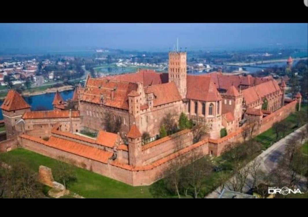 Apartament Przy Ratuszu Malbork Exterior foto
